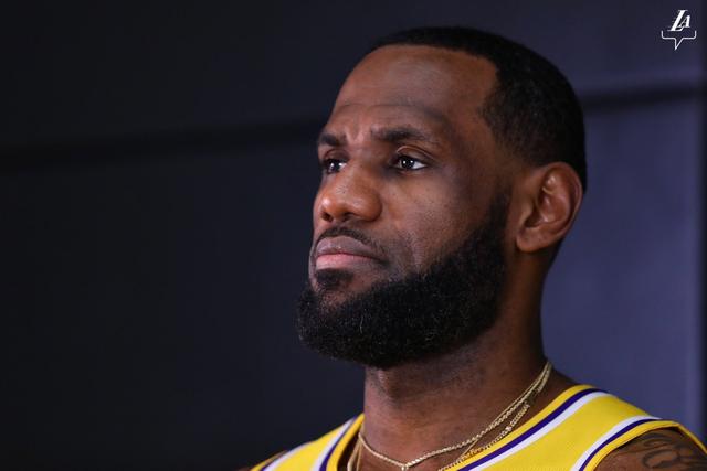 库里36分詹姆斯三双 美国男篮逆转胜塞尔维亚